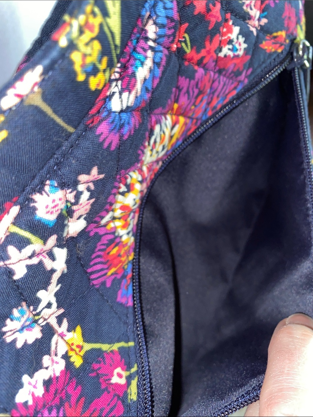 VERA BRADLEY Midnight Wildflowers quilted crossbody bag, purse, satchel. Beauty! - Picture 8 of 16